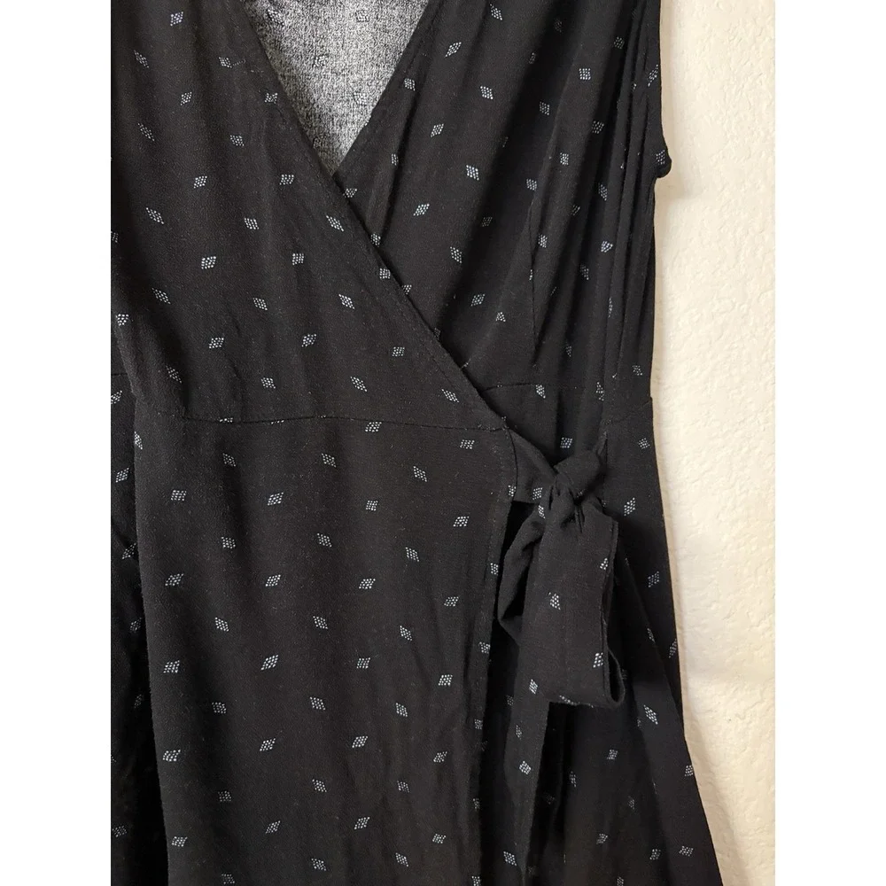 Universal Thread Wrap Dress Black with Blue Diamond Pattern Size Lrg - Picture 2 of 13